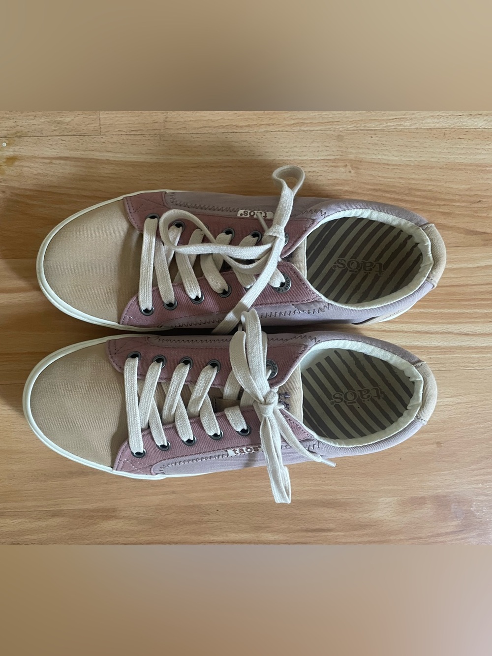 Taos Footwear Mauve and Cream Low-Top Canvas Sneakers